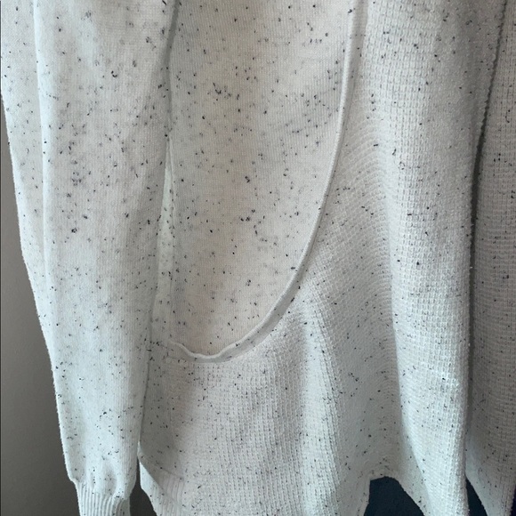 Women's White Cardigan Sweater - Picture 3 of 4